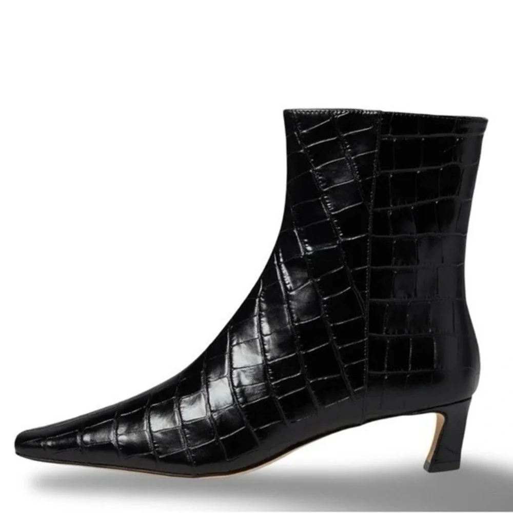 NWOB Michael Kors Cosmo Croc Embossed Kitten Leather‎ Boots Womens 6.5 Black